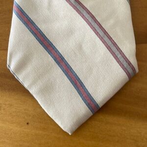 Stringbeans Plus Skinny tie 100% silk Made in USA Cream with red and blue strips